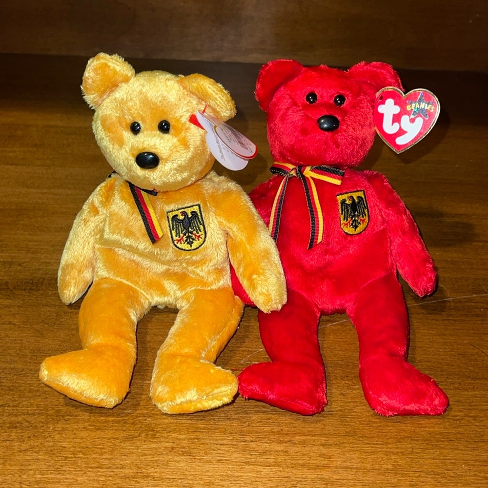 NWT Pair of German Beanie Babies set